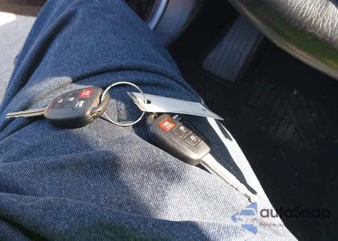 2016 Toyota Corolla S Plus z USA, uszkodzony, nr VIN 2T1BURHE6GC723966